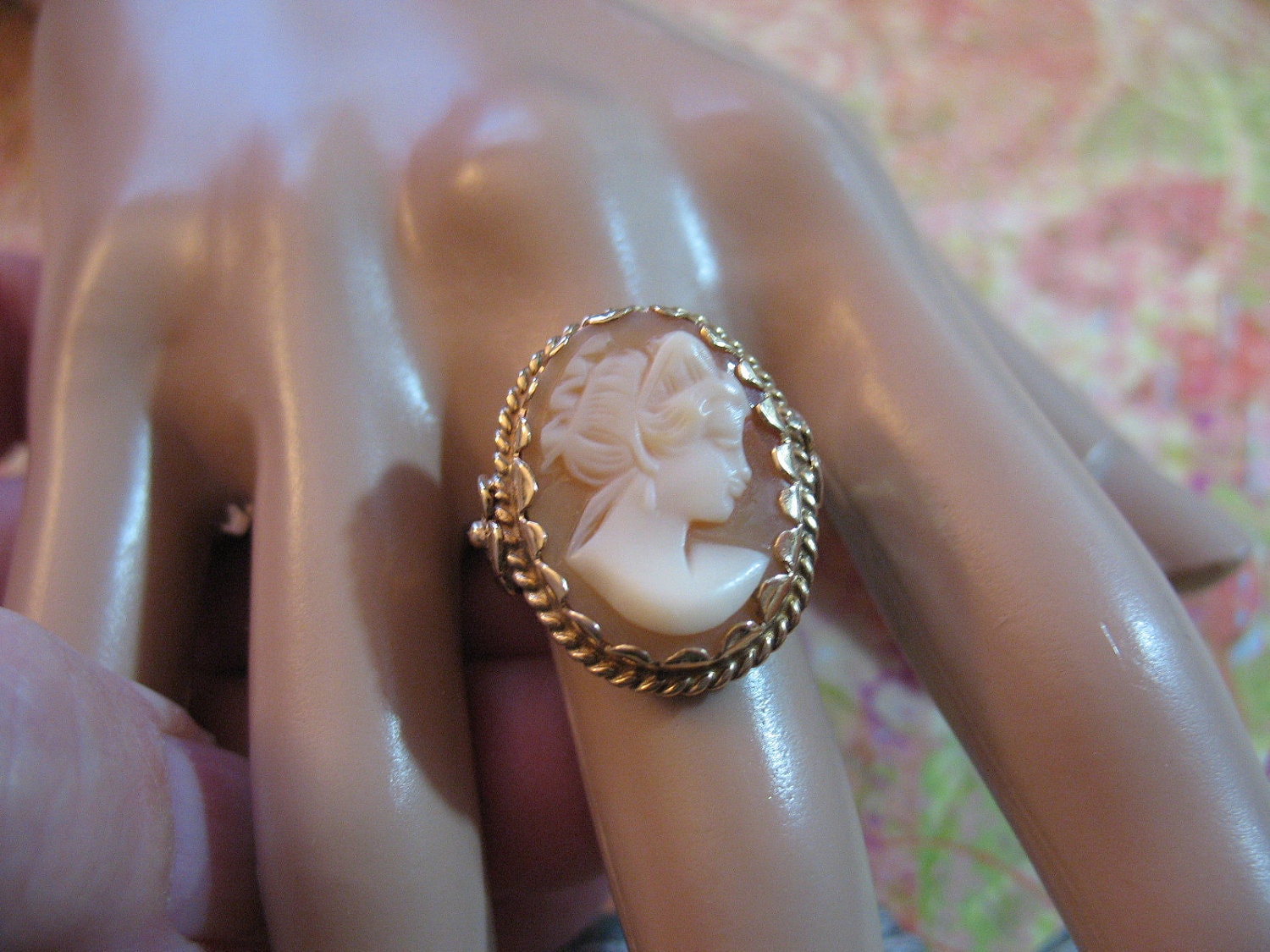 JUST REDUCED Exquisite Craftmanship Gold Cameo Ring Size 8 1/2