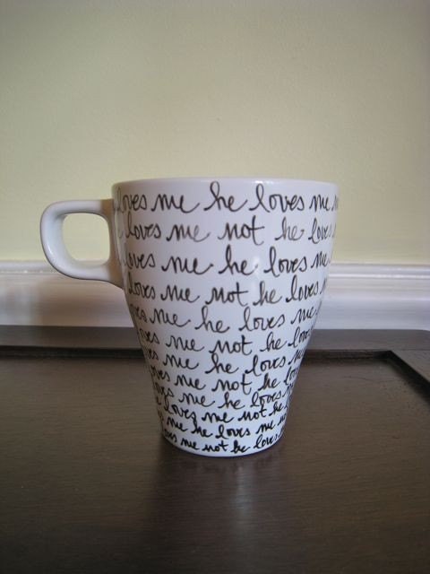 He loves me, he loves me not mug