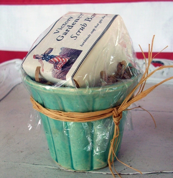 VICTORY GARDEN Gardener's Soap and Vintage Plant Pot