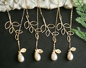 Set of 4,bridesmaid gifts,Gold leaf Necklace,Leaf initial,leaf necklace,Bridesmaid necklace,Wedding jewelry gift