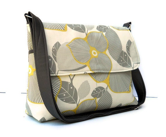 Messenger Bag Cross Body Bag - Amy Butler Optic Blossom - Larger with 8 Pockets