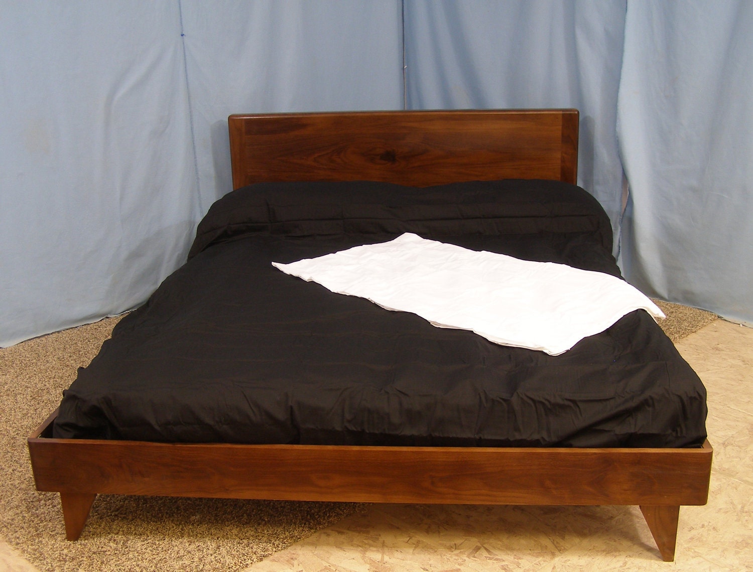 Danish Modern Inspired Queen Bed Sappy Walnut (Item QSW 916)