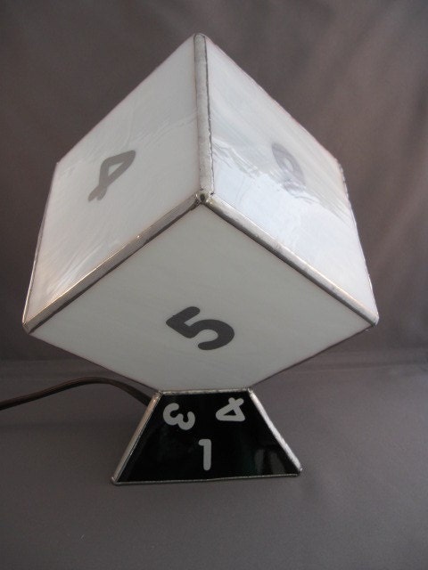 d6/d4 fusion lamp in stained glass