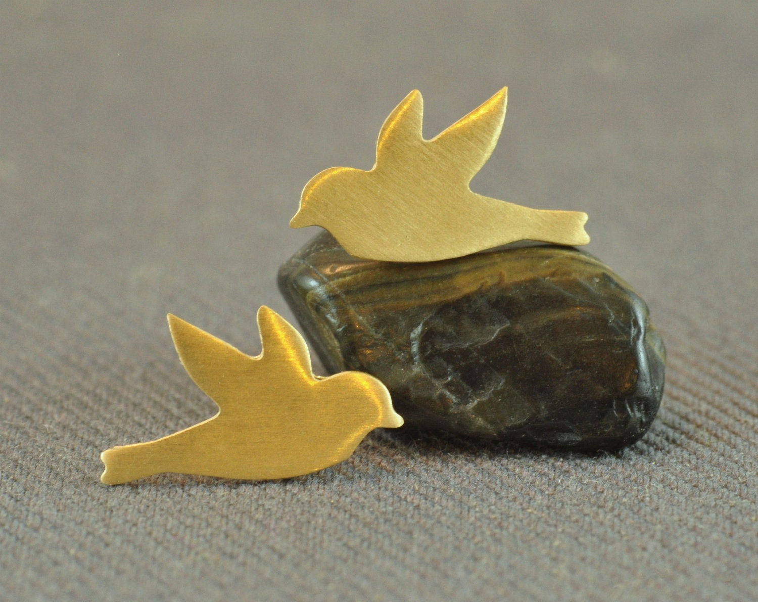 Bird stud earrings, gold earrings, bird post earrings, bird earrings, unique earrings, jewelry gift, earrings stud post,
