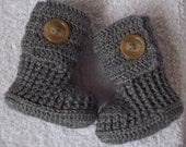 Crochet baby booties boots for  newborn,0 to 3 month or  3 to 6 months- CHOOSE your SIZE and COLOUR