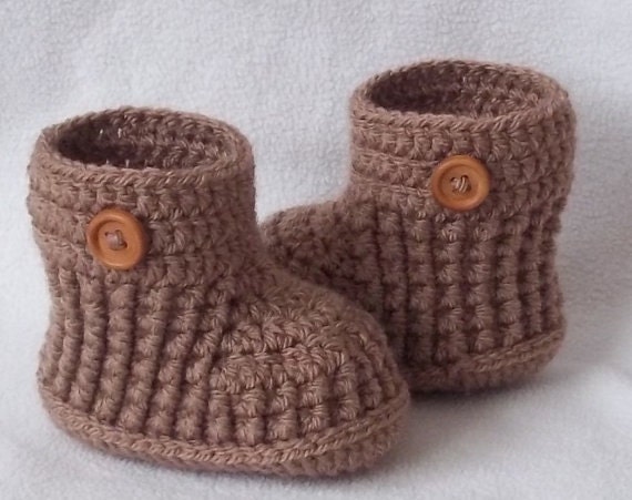 newborn,0 to 3 months or 3 to 6 months crochet baby booties boots CHOOSE your SIZE and COLOUR