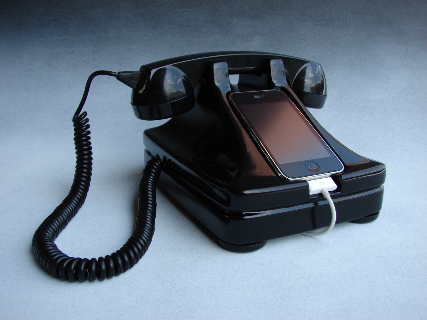 iRetrofone Base