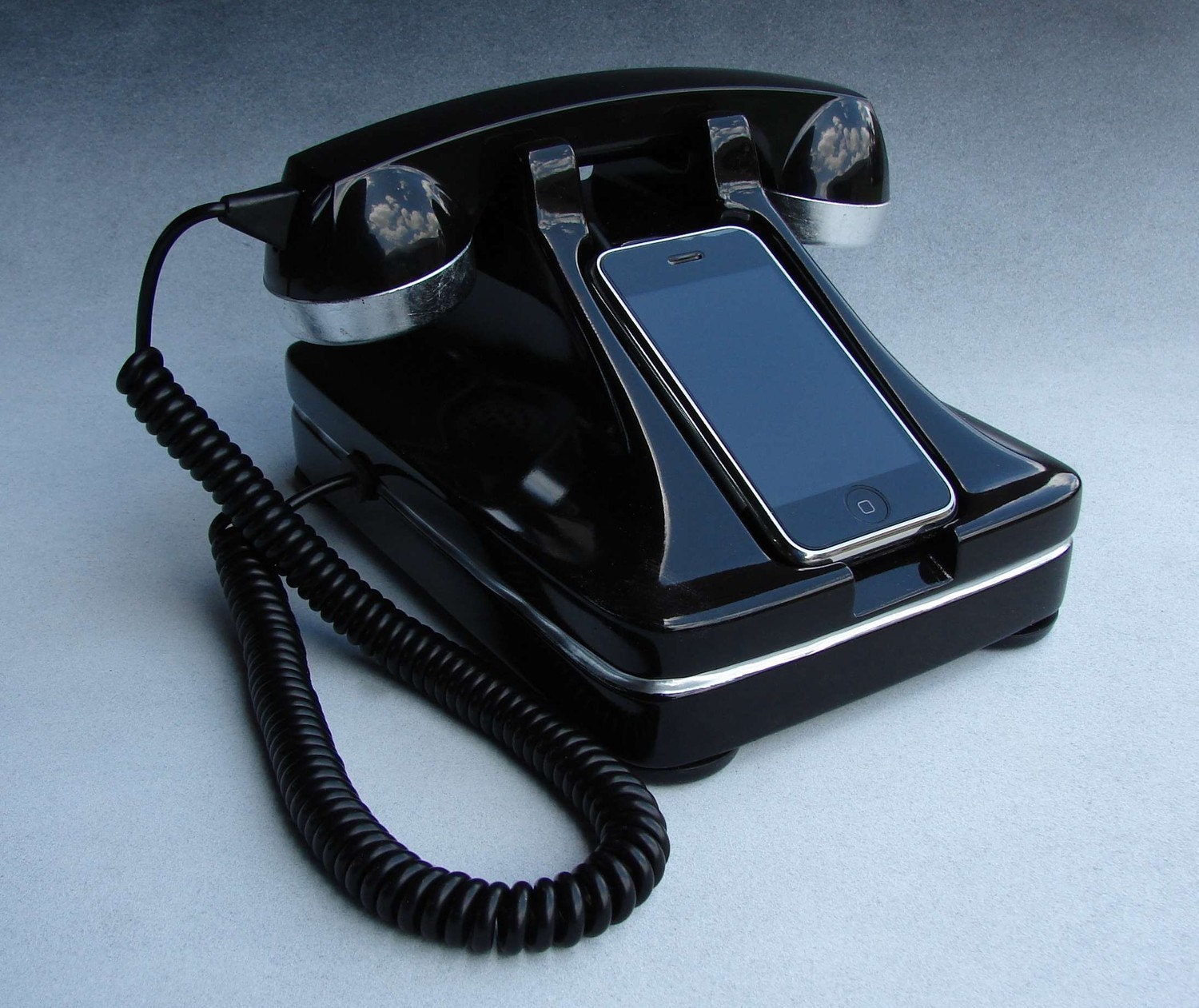 iRetrofone Classic - Deluxe Silver for the iPhone