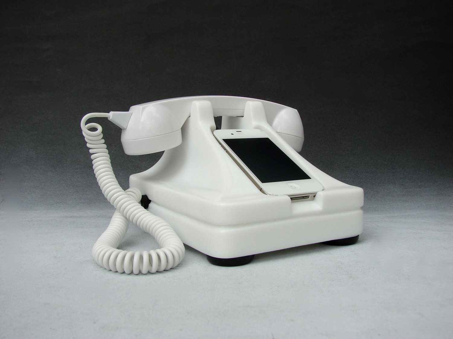 iRetrofone Classic White - iPhone docking station