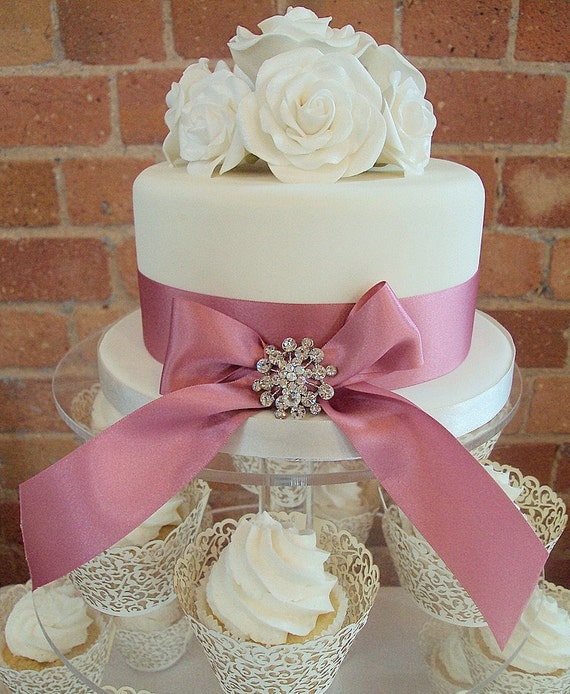 50 Lace Cupcake Wrappers Laser-Cut Paper - Spring Leaf