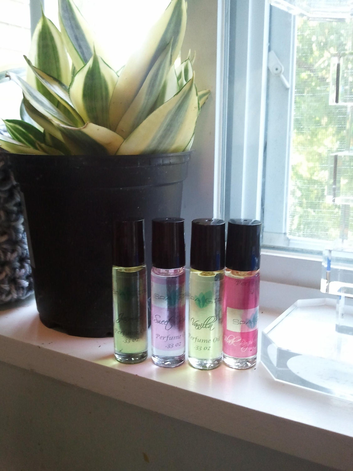 Lot of 4 (U-pick scents) 1/3 oz roll-on perfume, uncut fragrance oils, gorgeous scents