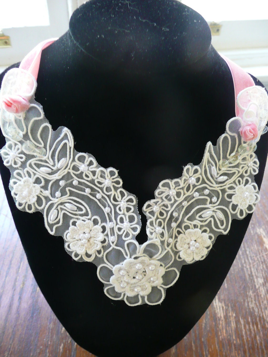 Lace Applique and Velvet Ribbon Necklace