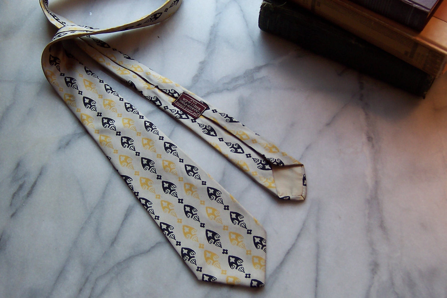 1940s Silk Carson Pirie Scott Necktie Neoclassical Design