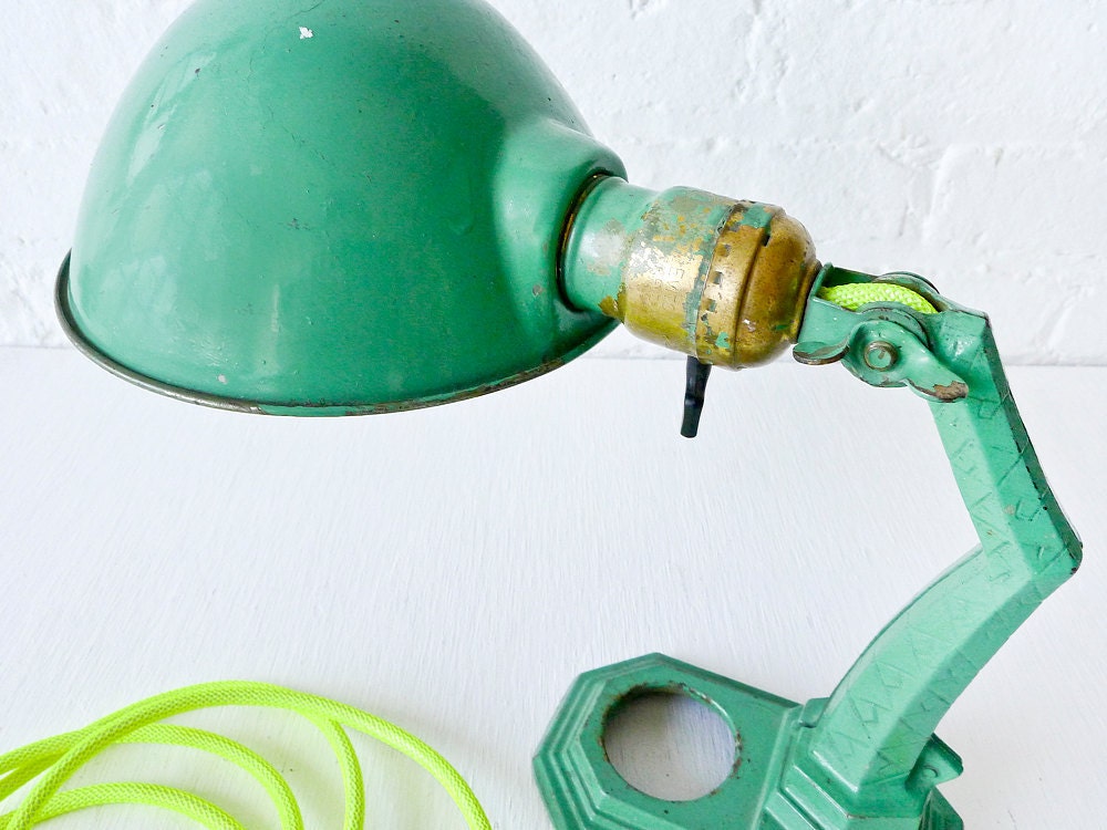 Vintage Bvyrant Industrial Lamp w/ Neon Yellow Net light Cord