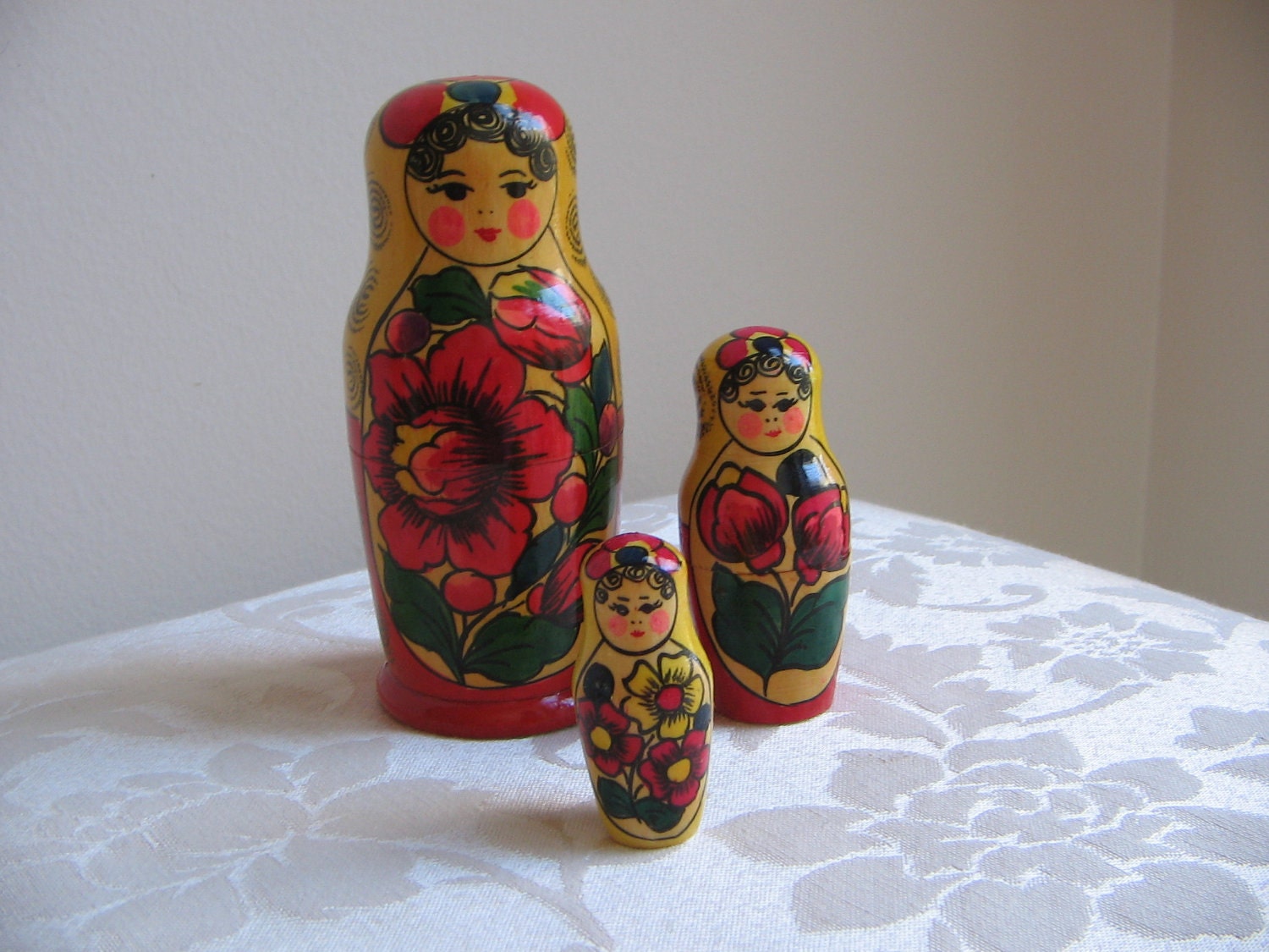 Vintage Matryoshka Nesting Dolls Russian Babushka Dolls Set of 3, Russian Folk Art