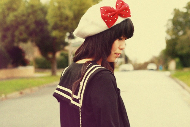 clementine bow beret - cream with red bow