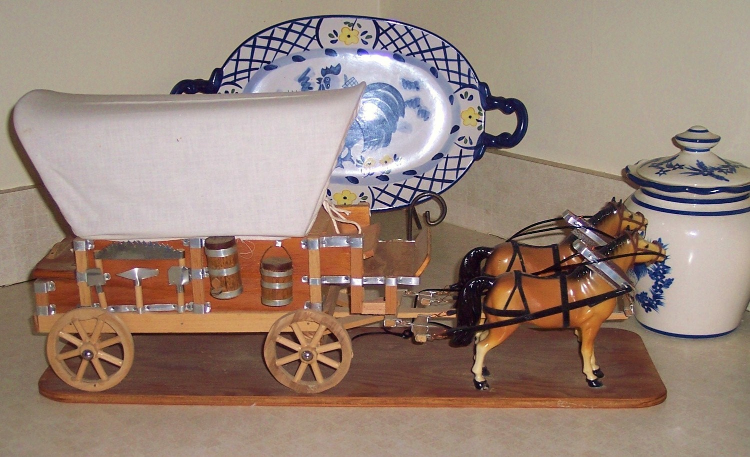 Covered Wagon Lamp