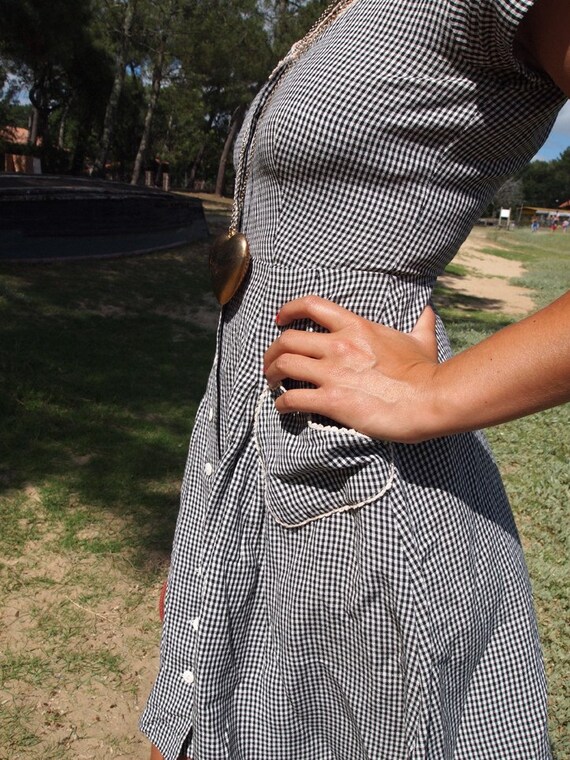 Reserved for Mlle Muller, CLEMENTINE, FRENCH VINTAGE 1950S GINGHAM CHECK DAY DRESS WITH HEART SHAPED POCKETS