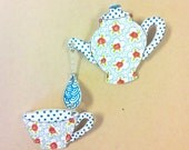 Floral teapot and teacup brooch, Handmade kitsch, Cath Kisdston style, Jewelry, Britsh, jubilee, picnic pendant - BeUniqueJewellery