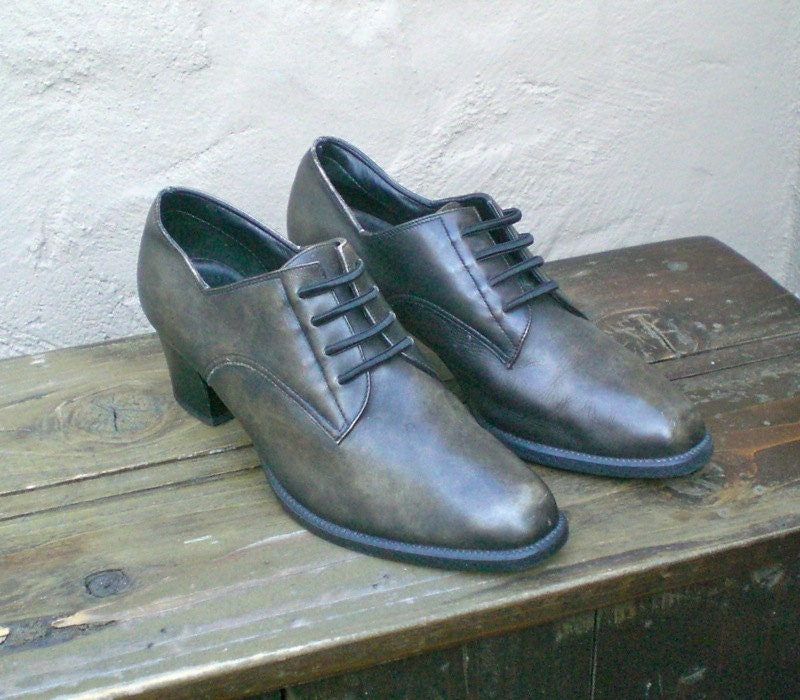 SALE Vintage Distressed Black Grey Leather Elastic Lace Heeled Brogue Oxfords Size 8B Dead Stock Condition