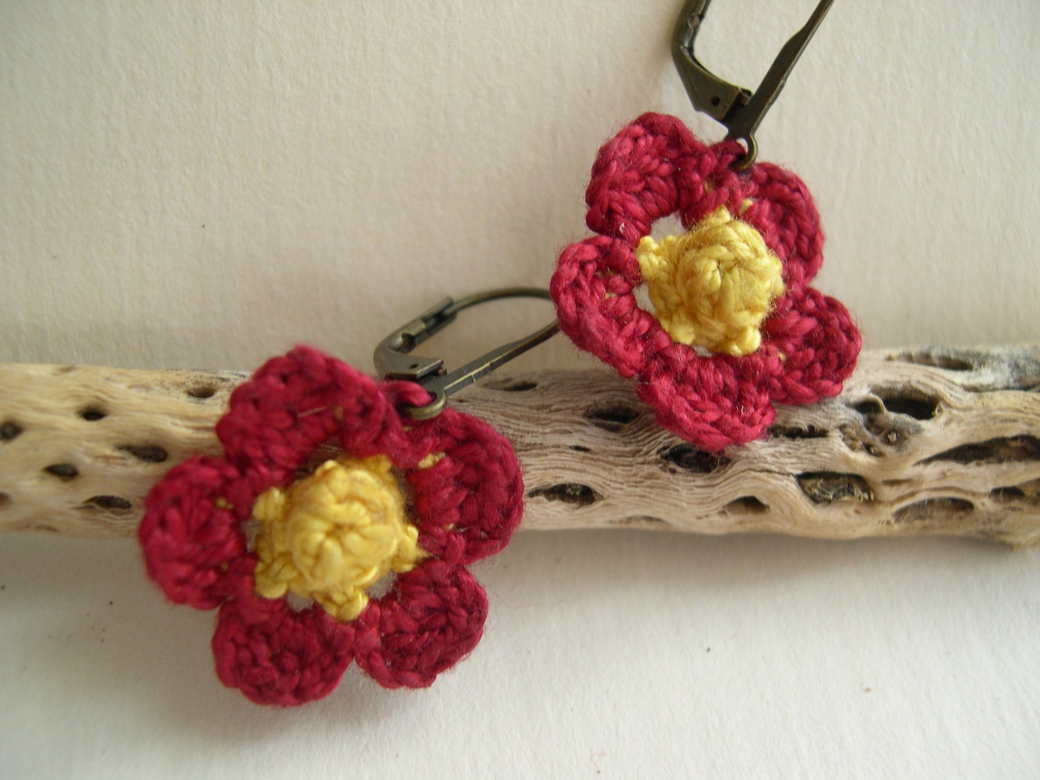 Primrose Earrings - Cute Red and Yellow earrings - Spring Flower earrings - Lacy trends - Crocheted flower - Pops Out earrings