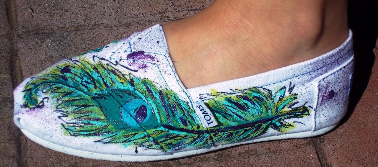 Peacock Feather Painted TOMS