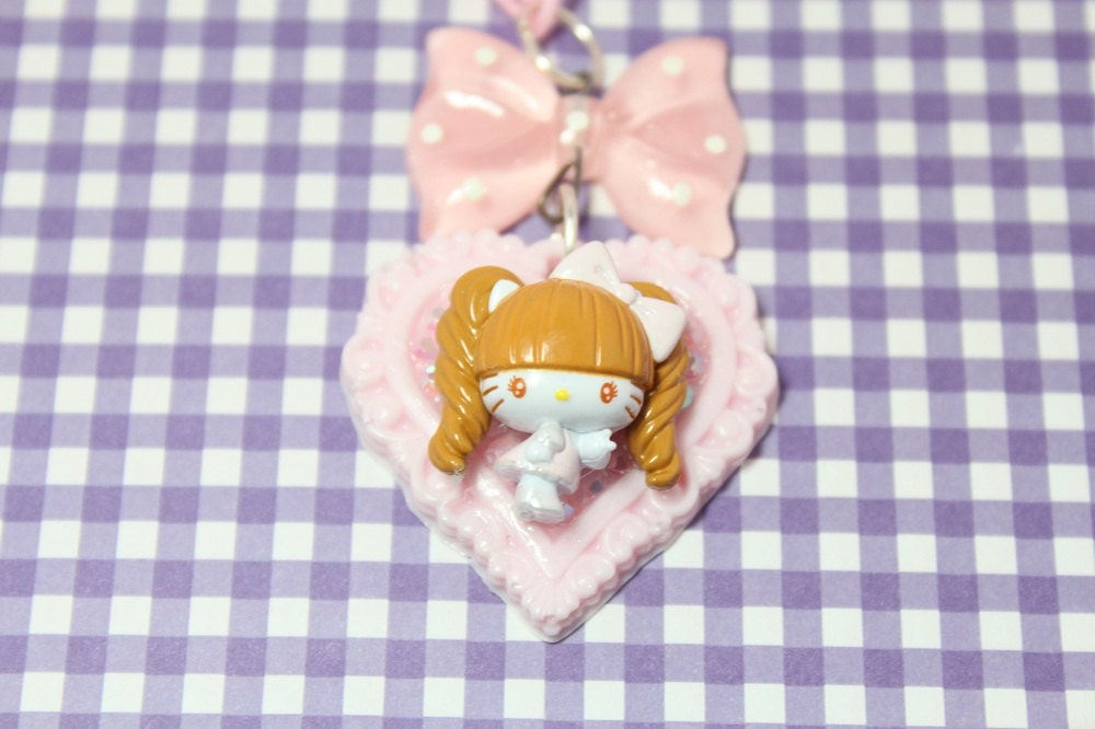Hello Kitty x Nozomi Tsuji Cameo Necklace
