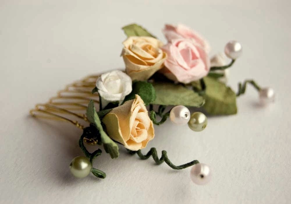 Bridal hair comb, vintage inspired, rose, white, yellow, green, bohemian wedding hair accessories, vintage wedding - Old garden roses