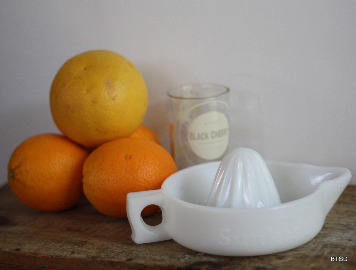 Sunkist milk glass juicer and reamer