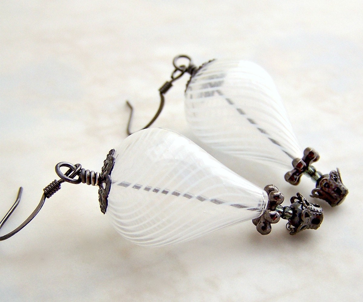White Hot Air Balloon Earrings - Steampunk balloon earrings in blown glass and gunmetal  - Wedding Jewelry - Dangle earrings