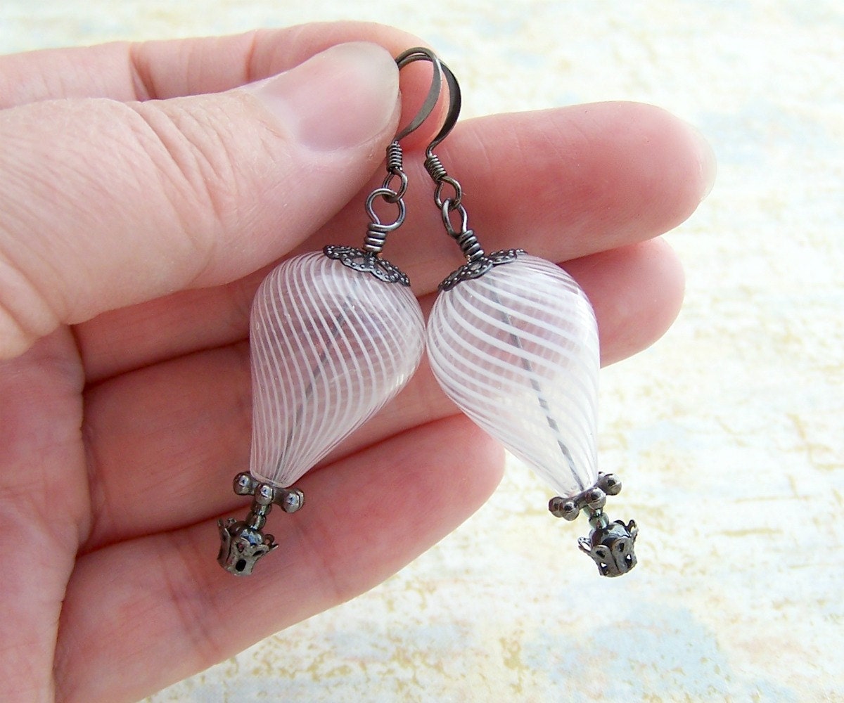 White Hot Air Balloon Earrings - Steampunk balloon earrings in blown glass and gunmetal  - Wedding Jewelry - Dangle earrings