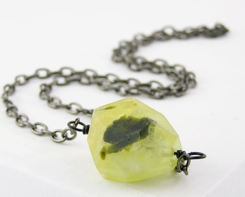Necklace chain prehenite lime yellow unisex modern minimalist faceted nugget healing stone aluminium bronze tone free shipping teamt