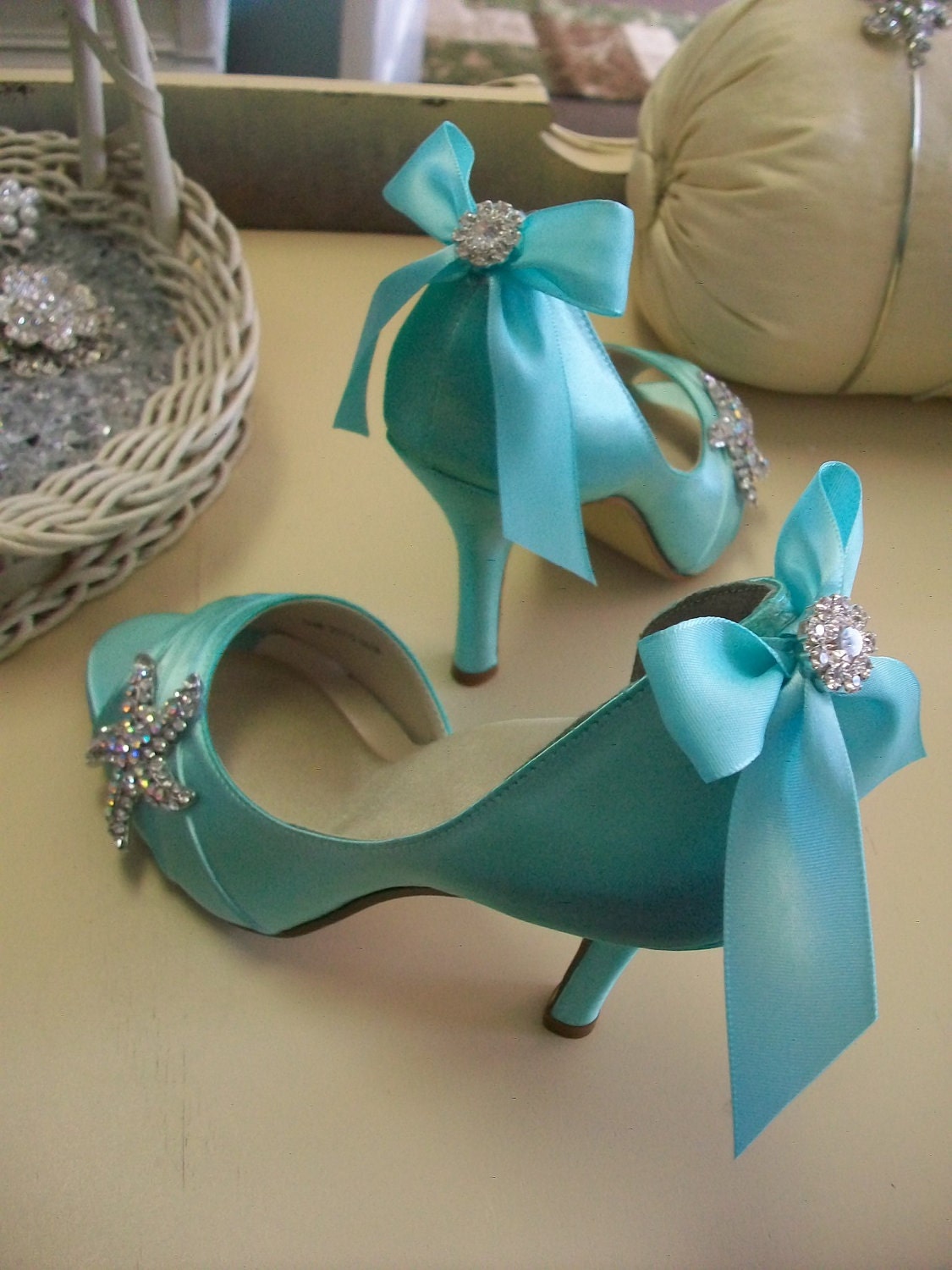 Свадьба Starfish обувь - Пляж-Peep Toe с кристаллами и лук - выбрать из более чем 100 выбор цвета - Destination Wedding Shoes По Parisxox