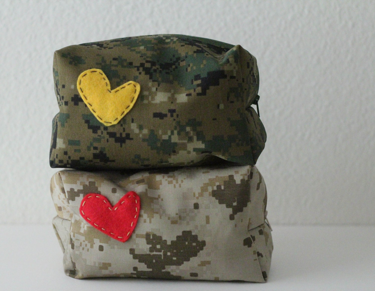 military makeup / toiletry bag (USMC green or desert digital)