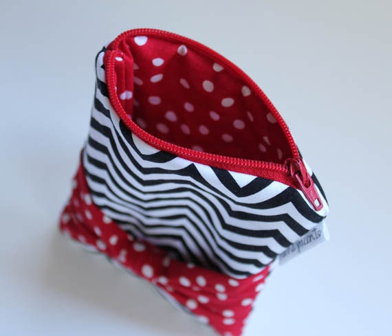 small zipper pouch -- chevron & bows