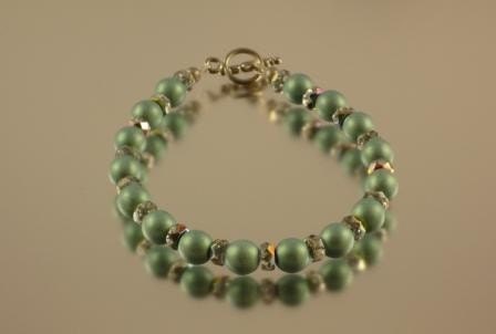 Green Satin Druk Bead and Vitrail Rondelle Bracelet