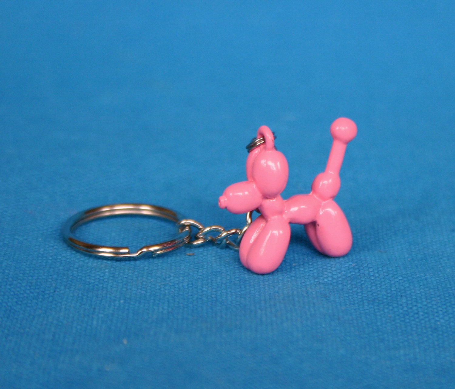 Pink Balloon Dog Key Chain Balloon Anima... 【癒し系】動物モチーフのかわいいアクセサリーまとめ