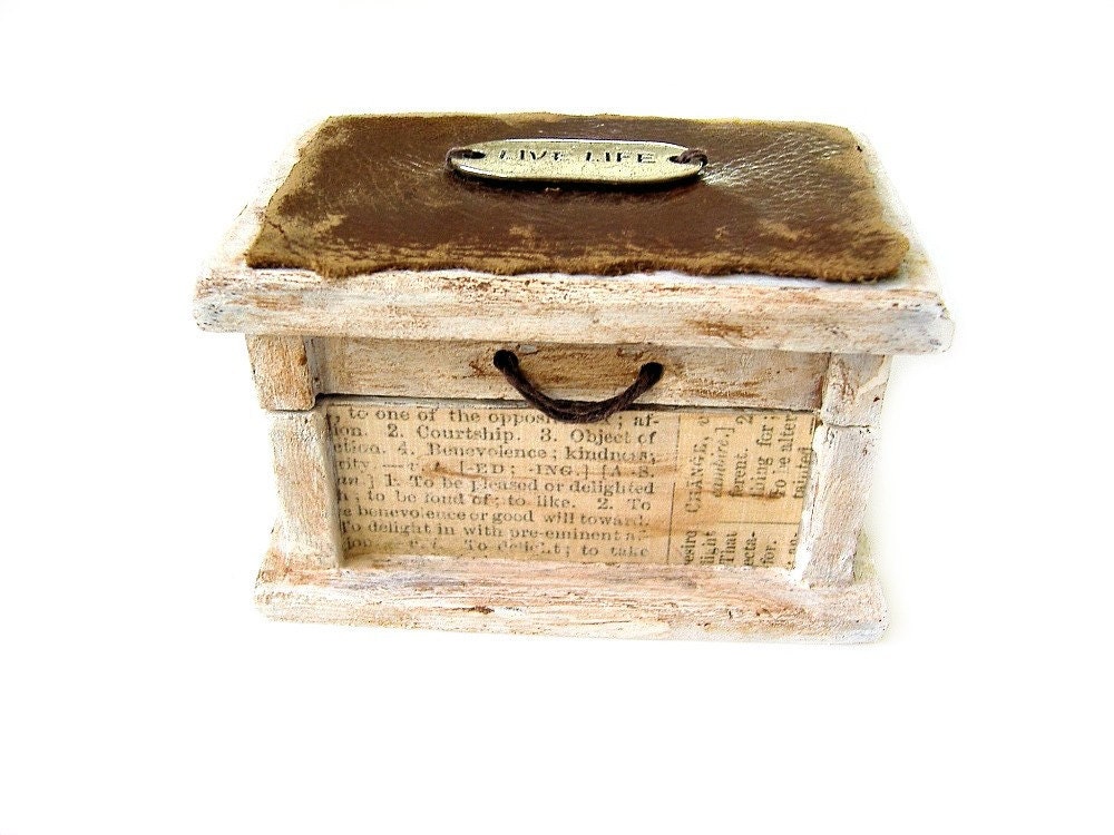 Small Wooden Box (Vintage Style)
