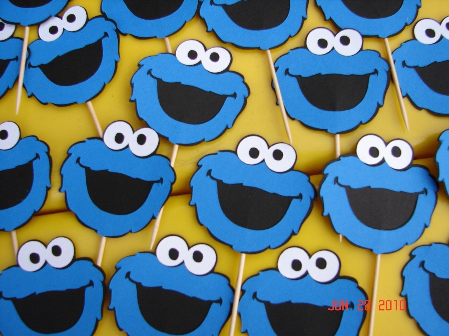 24 Cookie Monster Cupcake toppers