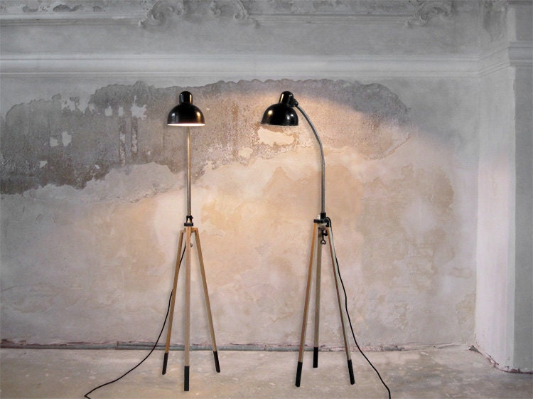 StaTIV 70 // TripoD lamp stand made from oak WITHOUT vintage clip lamp - rennadeluxe