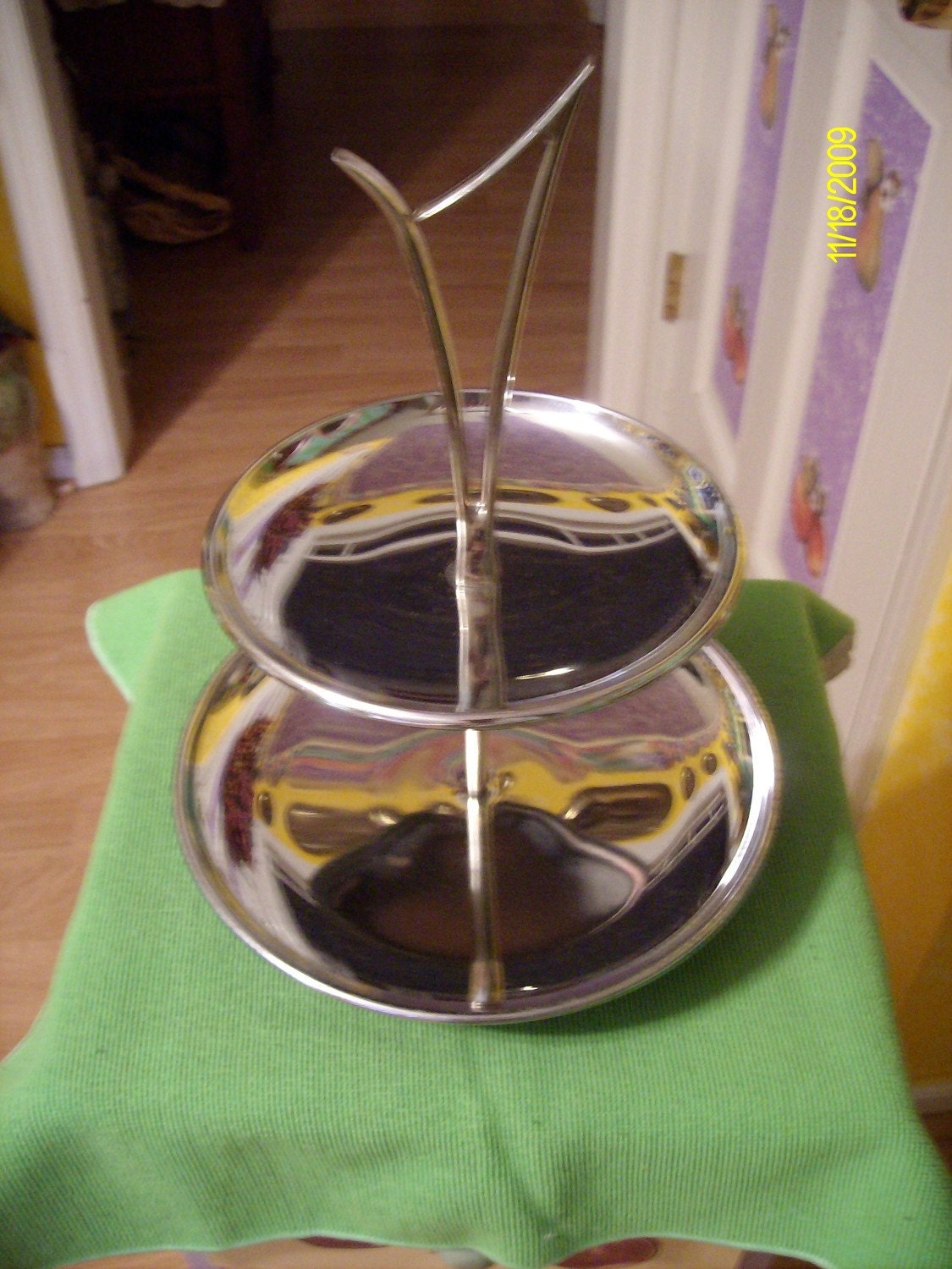 VinTage ChRoMe Two Tier KroMex SerVing Tray--FrEE SHIPPING in the US