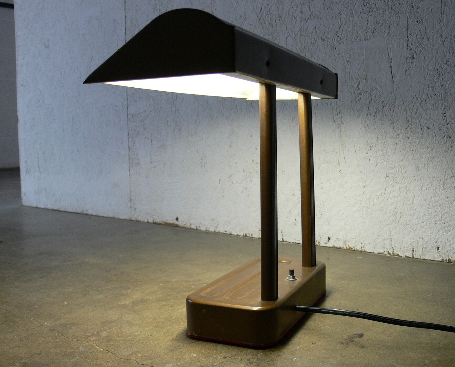 Retro Desk Lamps on Vintage Industrial Desk Lamp By Comod On Etsy