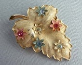 Vintage White Leaf w Flowers - 1960's Brooch Pin