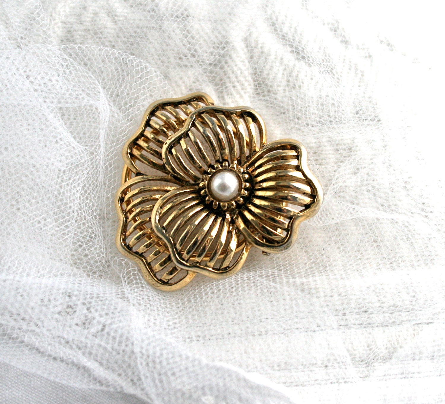 Pretty Vintage Floral Scarf Clip