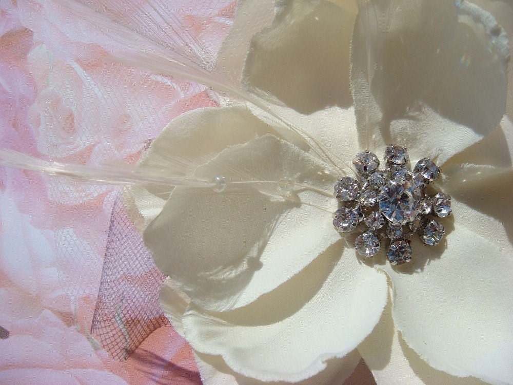 Elegant Ivory - Rhinestone, silk tulle, feathers, pure ivory bridal flower hair clip - pin comb headband veil