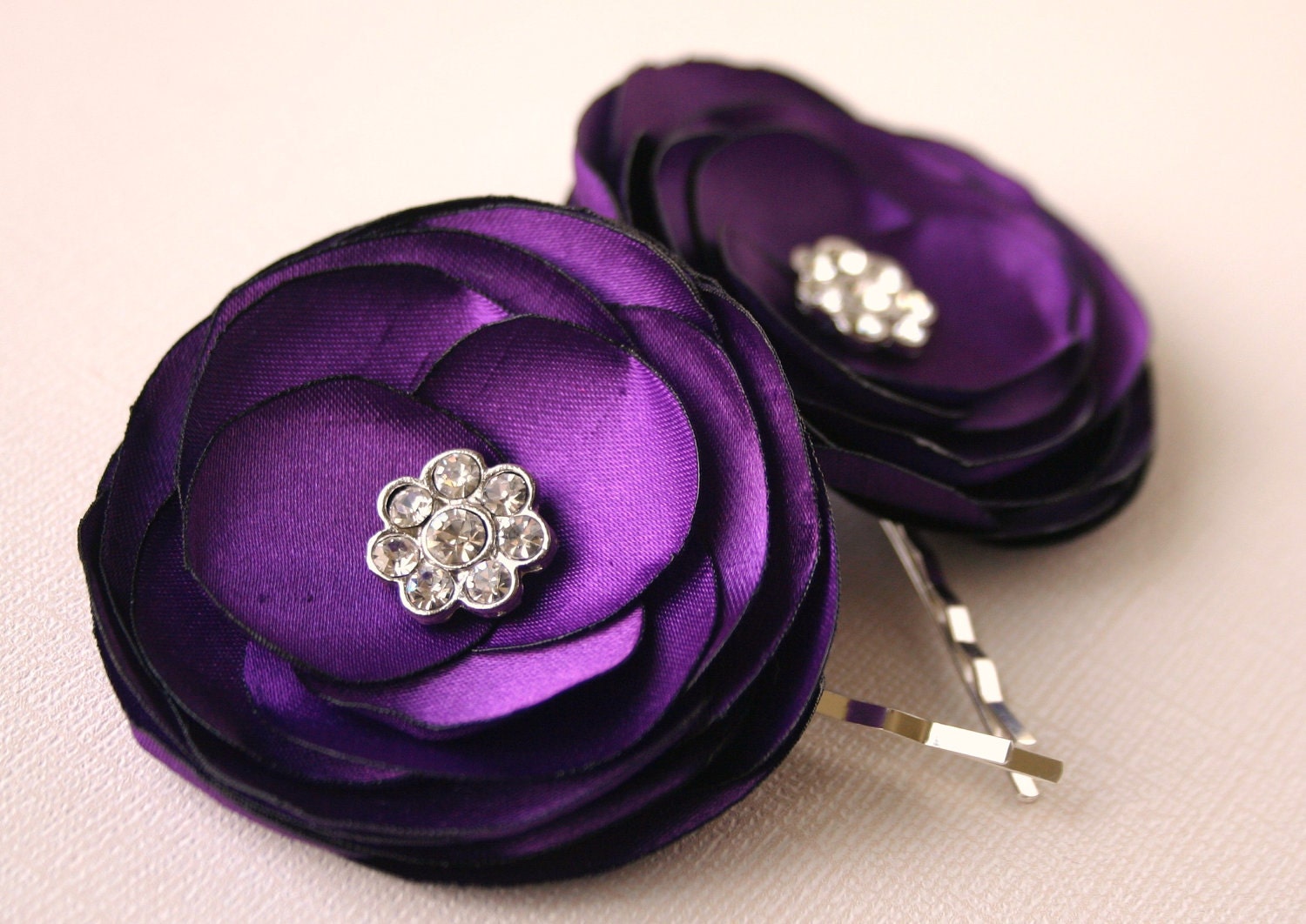 Purple Hair Flower Wedding Accessories - Purple Flower Hair clips - Violet Flowers - Bridal Flower Hair Pins