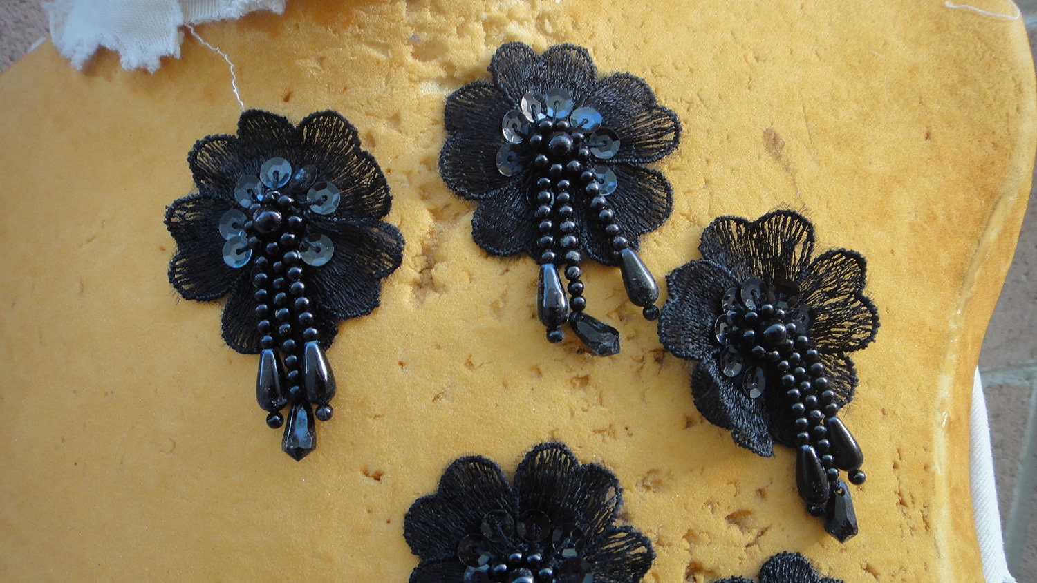 Cute beaded flower applique 5 pieces listing