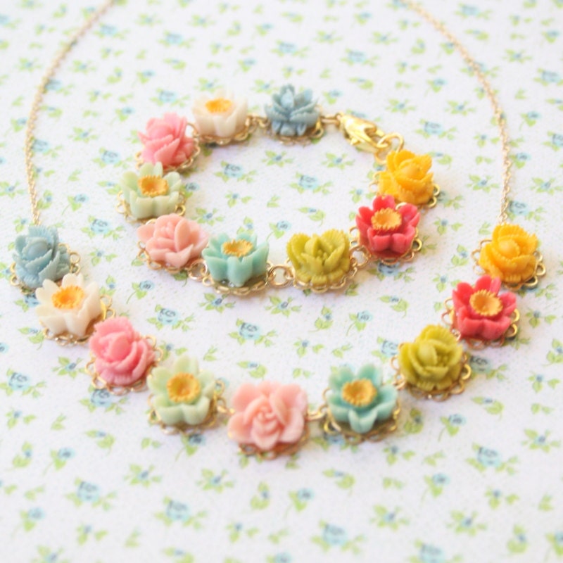 Children Flower Necklace and Bracelet Gift Set, Little flowers, Birthday Gift Set