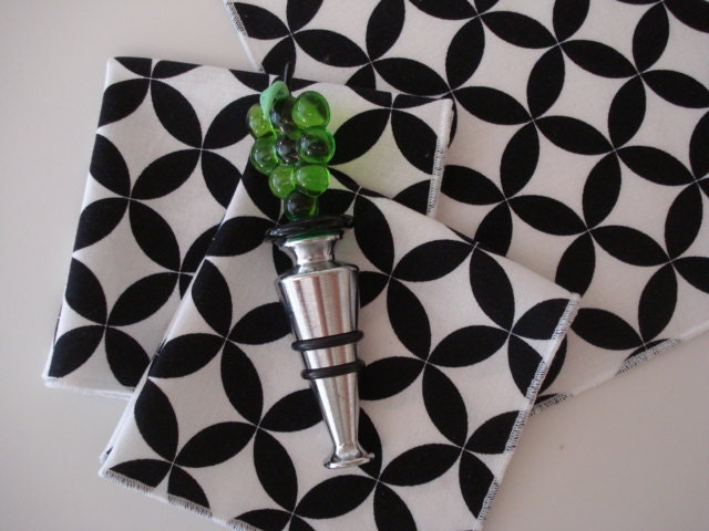 Black & White Geometric Lattice Traditional Contemporary 9" Cocktail Dessert Lunch Napkins Set of 4
