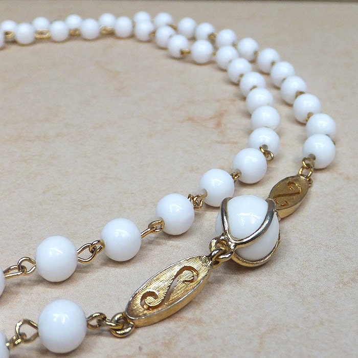 Vintage 1970 Milk Glass beads with gold links and accents